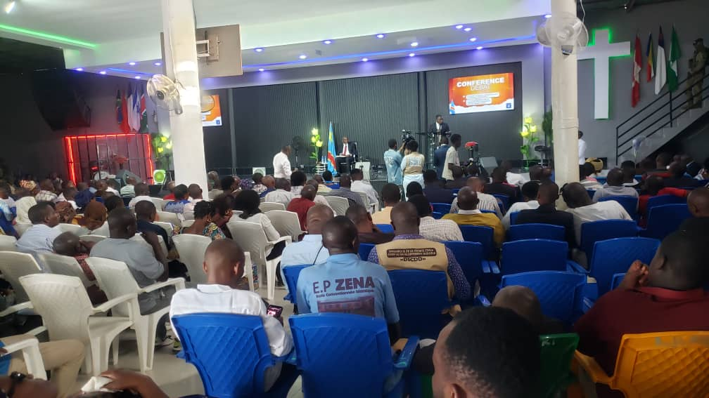 Vue de la salle lors de la Conf&eacute;rence-d&eacute;bat d&rsquo;Uvira du 19 avril 2026