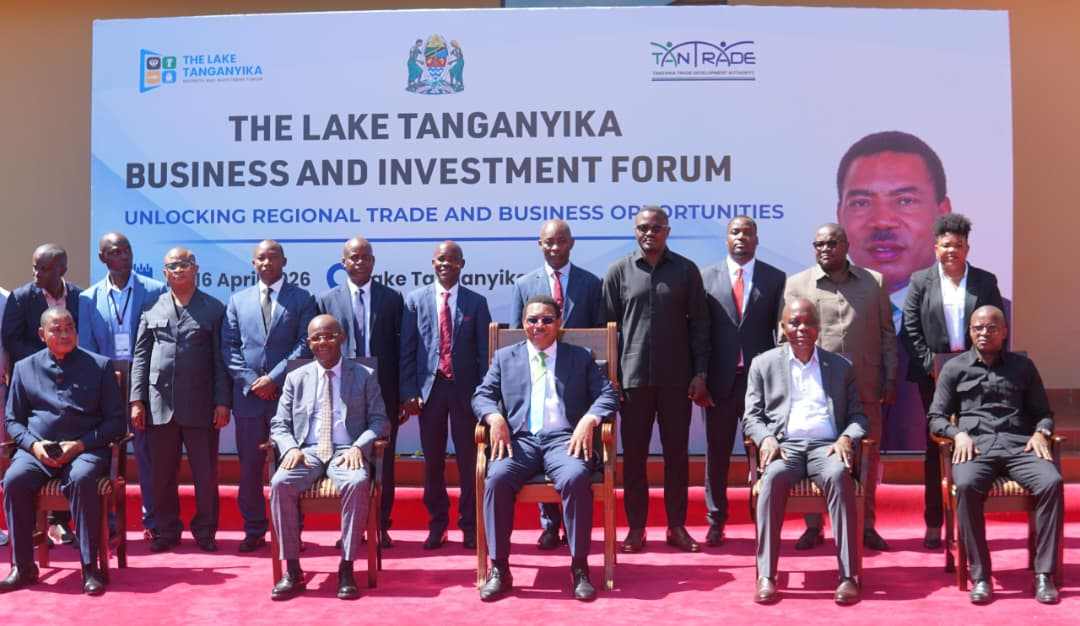 Le Gouverneur Jean-Jacques Purusi Sadiki au Forum des Affaires et de l'Investissement du lac Tanganyika &agrave; Kigoma