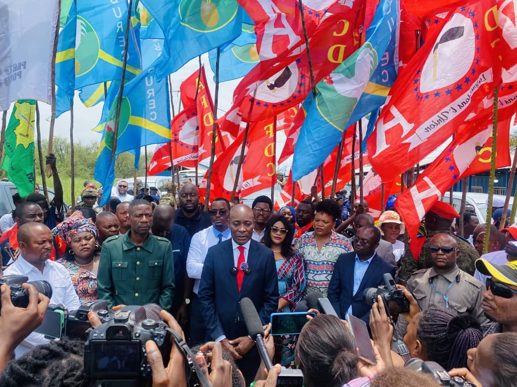Retour du Gouverneur Jean-Jacques Purusi Sadiki à Uvira après sa mission officielle à Kinshasa