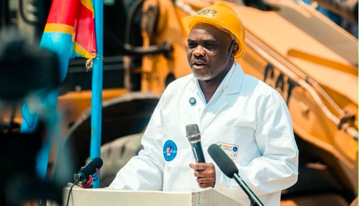 Le Vice-Gouverneur et Gouverneur intérimaire Me Jean-Jacques Elakano M'Yewa lance les travaux de réhabilitation des routes de desserte agricole et de la voirie urbaine à Uvira