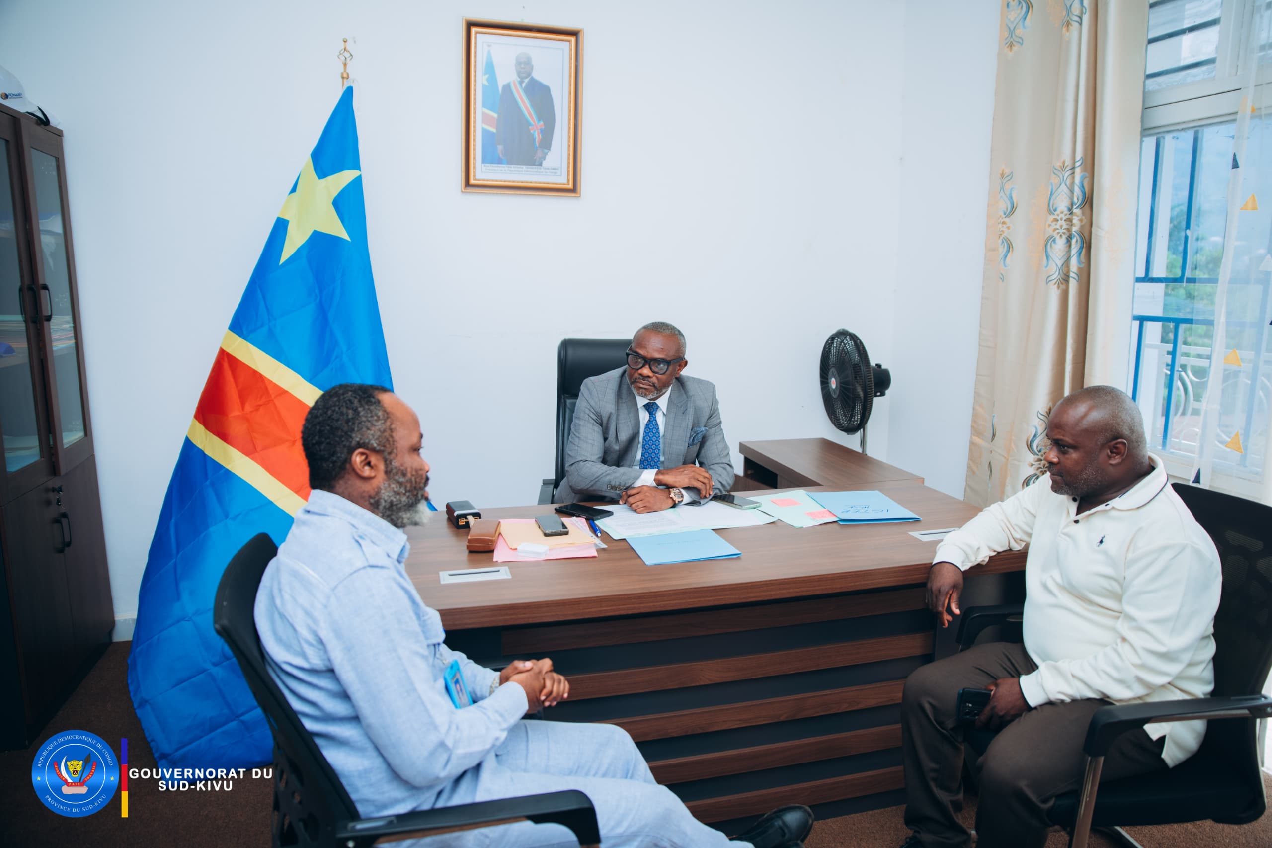 Le Vice-Gouverneur et Gouverneur intérimaire Jean-Jacques Elakano M’Yewa reçoit la délégation de la Division provinciale de la Santé pour préparer la campagne de vaccination contre la rougeole, la rubéole et la poliomyélite