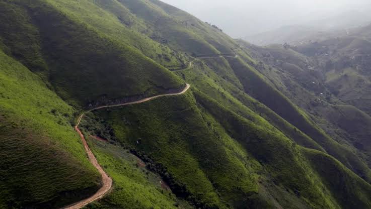 Réhabilitation de la Route Nationale N°2 tronçon Bukavu-Uvira : Le Président Felix Tshisekedi gagne le pari avec le Gouverneur Jean-Jacques Purusi Sadiki