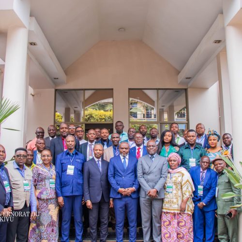 Infrastructures : Le Vice-gouverneur Jean-Jacques ELAKANO a présidé la cérémonie d’installation du comité Provincial de Coordination et suivi du Projet d’aménagement et de bitumage de la RN2 Bukavu-Goma et voiries structurantes