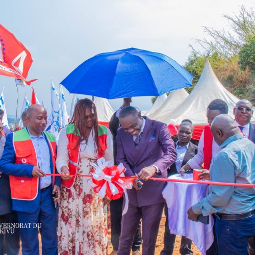 Sud-Kivu/ Humanitaire : Le Vice-gouverneur Jean-Jacques ELAKANO a procédé à l’inauguration et donation des nouveaux abris aux sinistrés DE Bushushu et Nyamukubi à Kalehe